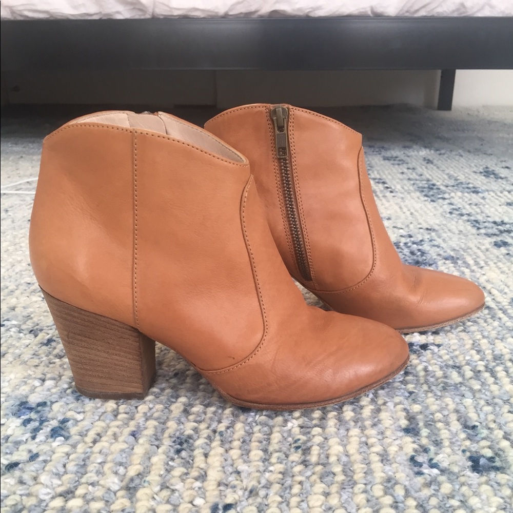 Club Monaco cognac leather Brooklyn booties boots